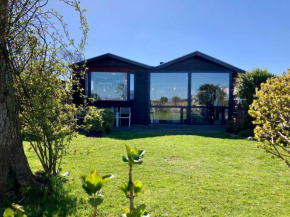 House Marijke with winter garden and direct access to the Lauwersmeer